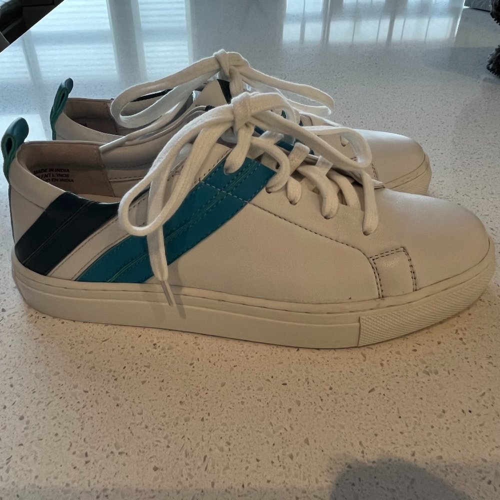 Seychelles x One Love Stand Out Sneaker Ladies Size 6 - BACK TO SCHOOL BASICS!!